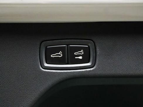 New 2026 Porsche Macan 4 Electric AWD/4WD image 14