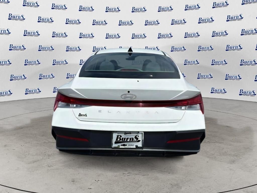Used 2025 Hyundai Elantra SEL FWD image 6