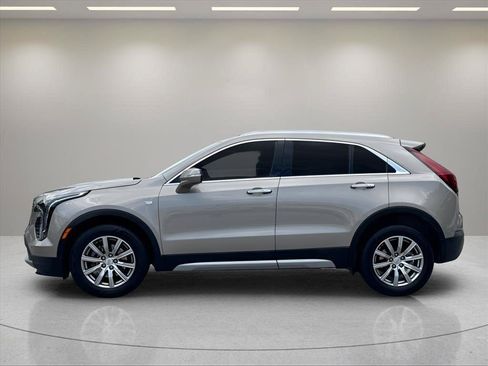 Used 2023 Cadillac XT4 Premium Luxury w/ Technology Package FWD image 2