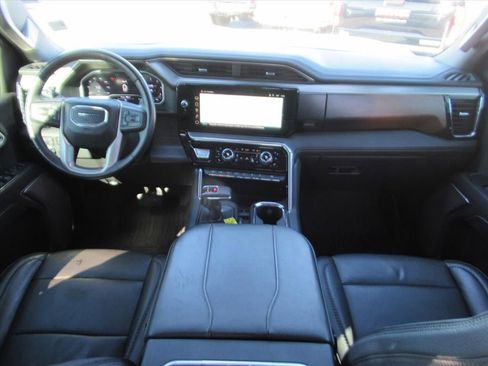 Used 2023 Buick Enclave Essence FWD image 25