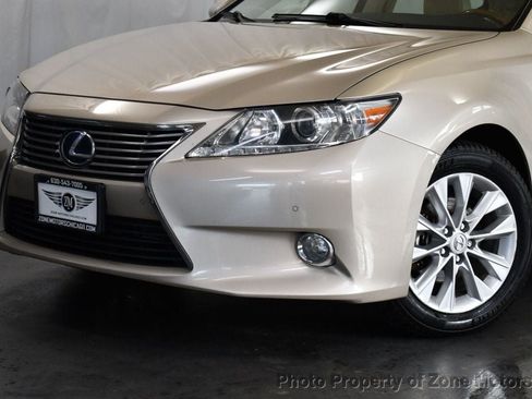 Used 2013 Lexus ES 300h image 2