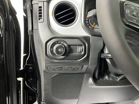 Used 2026 Jeep Wrangler Unlimited Sport AWD/4WD image 17
