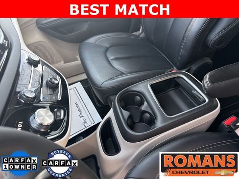 Used 2024 Chrysler Pacifica Touring-L image 20