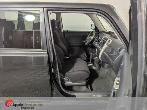 Used 2005 Scion xB FWD image 31