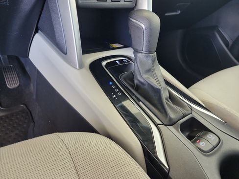 Used 2022 Toyota Corolla Cross LE w/ Moonroof Package FWD image 14