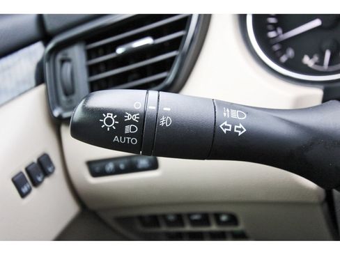 Used 2020 Nissan Rogue SL w/ Premium Package FWD image 17