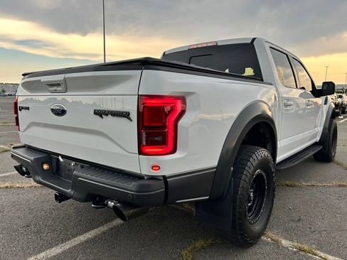 Used 2017 Ford F150 Raptor w/ Equipment Group 802A Luxury AWD/4WD image 4
