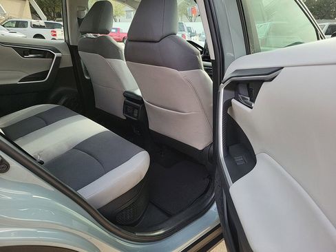 Used 2022 Toyota RAV4 XLE w/ Convenience Package image 26