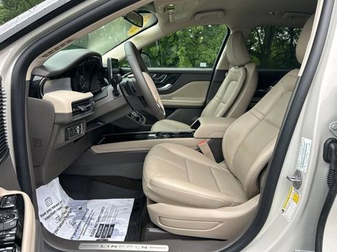 Used 2022 Lincoln Corsair AWD w/ Equipment Group 101A image 23