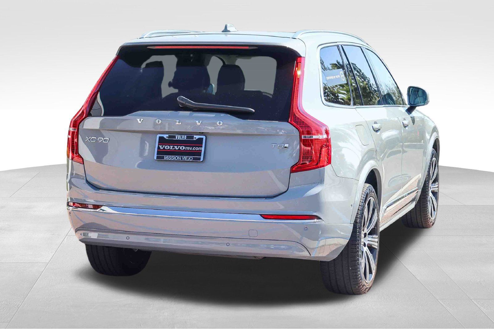 Used 2025 Volvo XC90 T8 Ultra w/ Protection Package Premier AWD/4WD image 8
