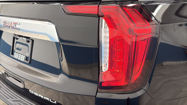 Used 2023 GMC Yukon Denali w/ Advanced Technology Package AWD/4WD image 35