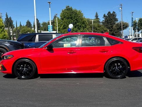 Used 2024 Honda Civic Sport image 2