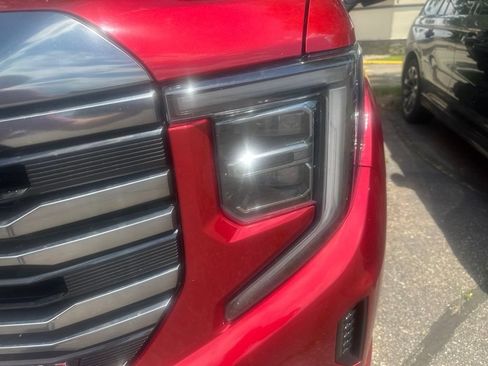 Used 2023 GMC Sierra 1500 AT4 w/ AT4 Preferred Package AWD/4WD image 3