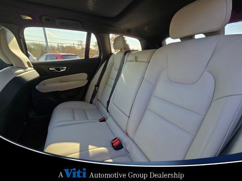 Used 2025 Volvo V60 B5 Cross Country Ultra w/ Protection Package Premier image 12