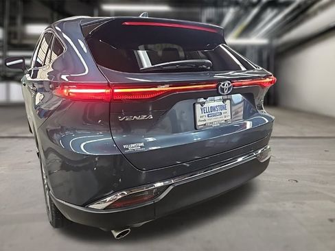 Used 2024 Toyota Venza XLE image 29