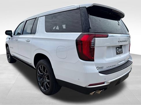 Used 2025 GMC Yukon XL Denali w/ Sun & Power Step Package AWD/4WD image 3