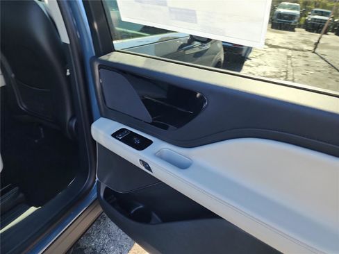 New 2026 Lincoln Aviator 2WD image 21