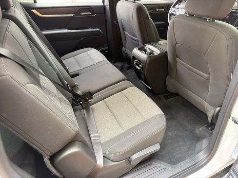 Used 2025 GMC Acadia Elevation FWD image 33