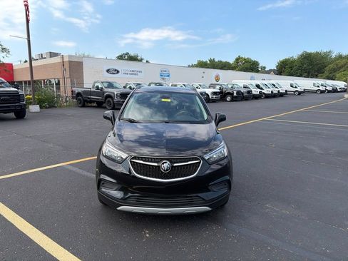 Used 2021 Buick Encore Preferred AWD/4WD image 2