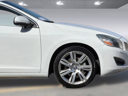Used 2013 Volvo S60 T5 image 34