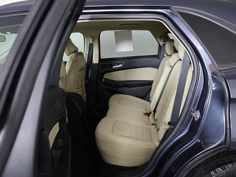 Used 2024 Ford Edge SE image 27