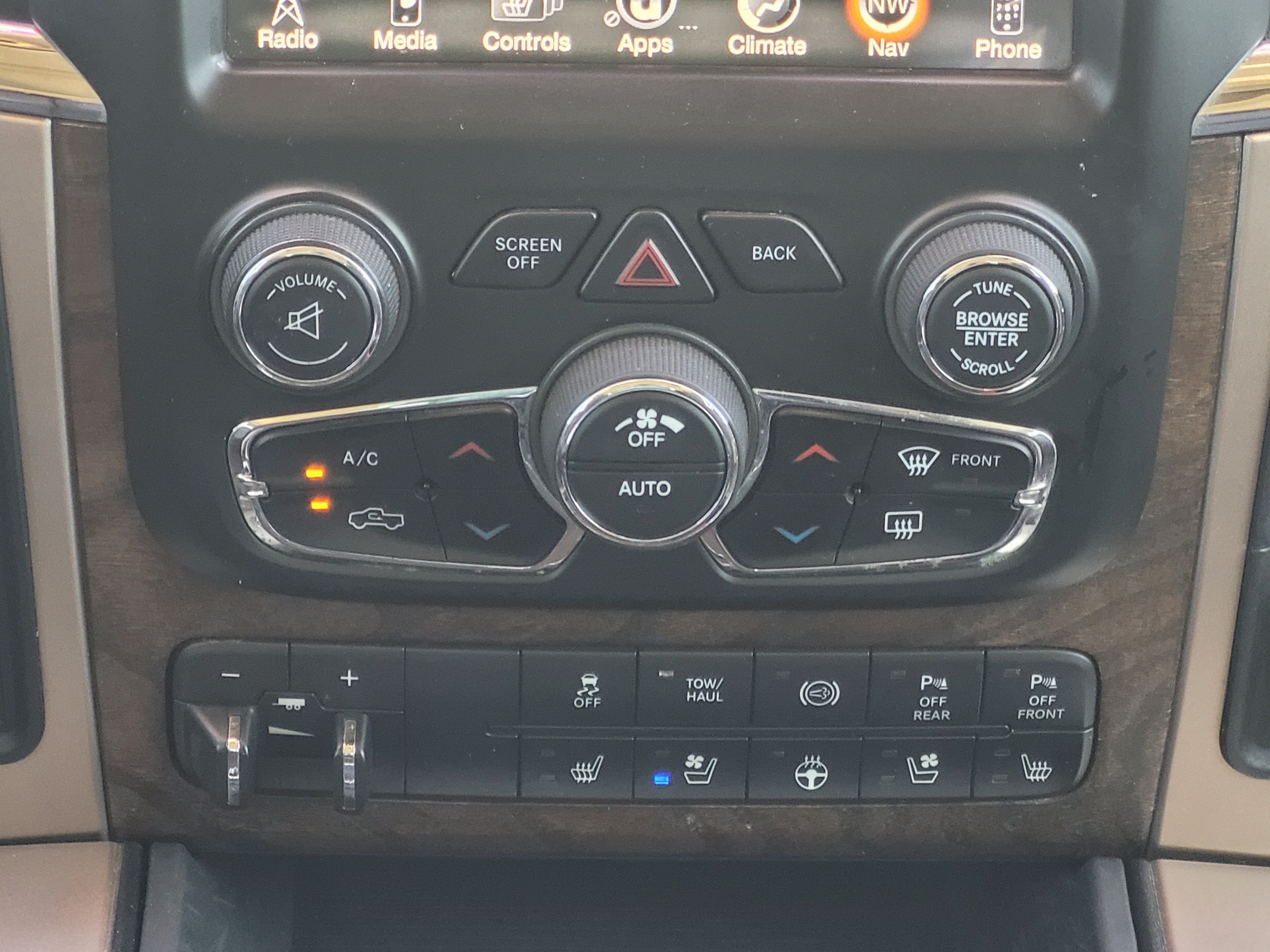 Used 2017 RAM 3500 Laramie Longhorn w/ Convenience Group AWD/4WD image 16