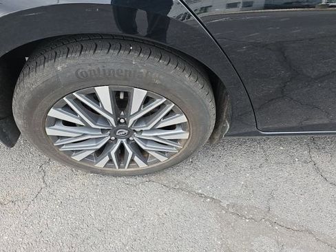 Used 2024 Nissan Altima 2.5 SV w/ SV Premium Package image 10