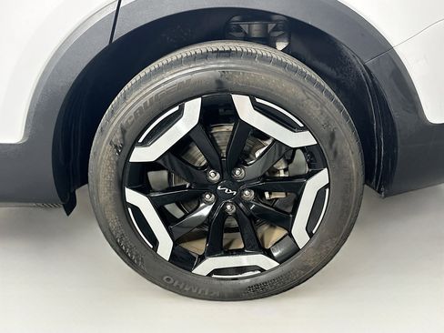 Used 2025 Kia Telluride S image 11