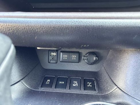 Used 2017 Toyota Highlander Limited w/ Carpet Mat Package AWD/4WD image 31