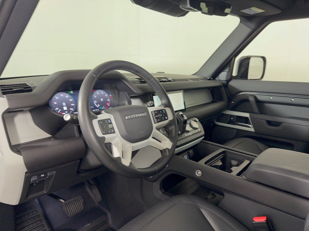 Certified 2024 Land Rover Defender 110 S AWD/4WD image 4
