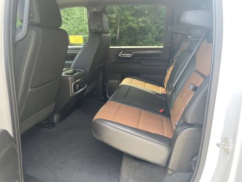 Used 2024 Chevrolet Silverado 2500 High Country w/ Technology Package AWD/4WD image 19