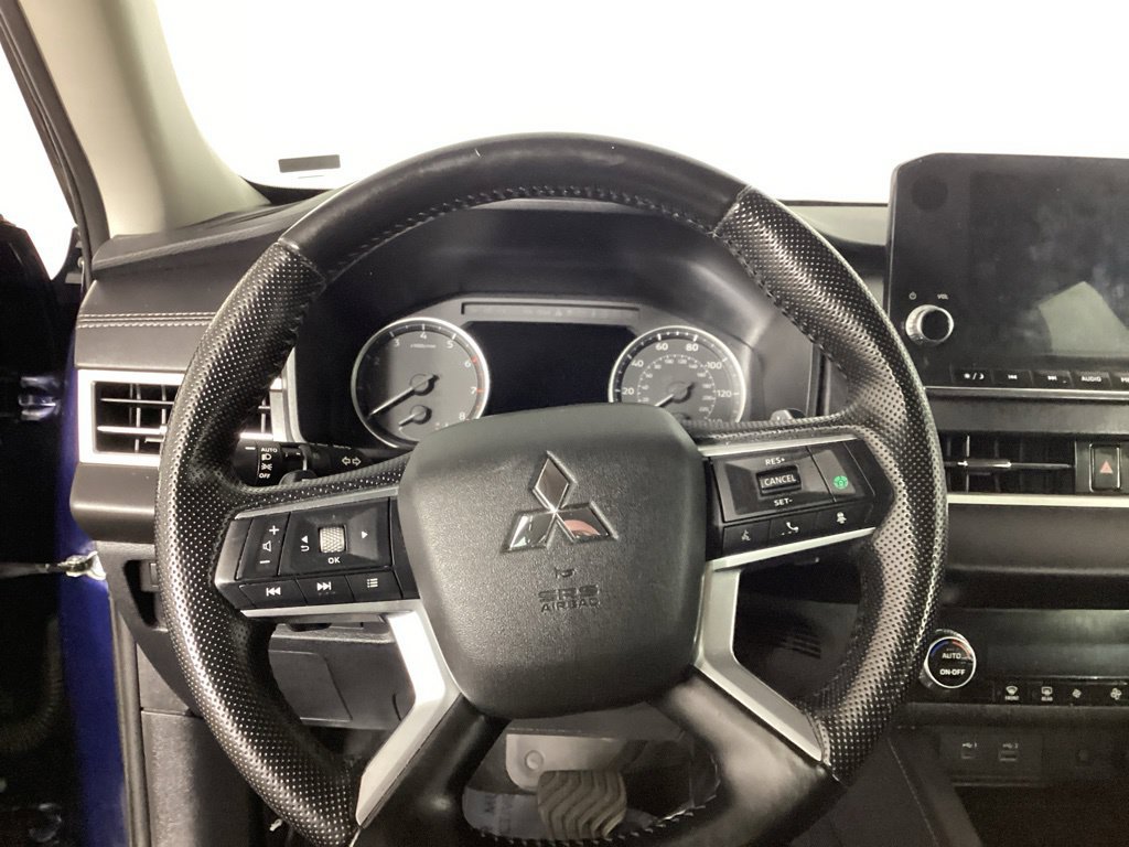 Used 2024 Mitsubishi Outlander SE AWD/4WD image 16