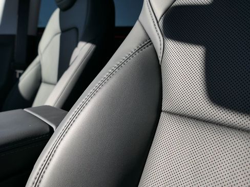 Used 2025 Tesla Model 3 Long Range image 13