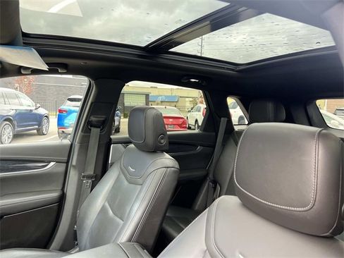 Certified 2022 Cadillac XT5 Premium Luxury image 17