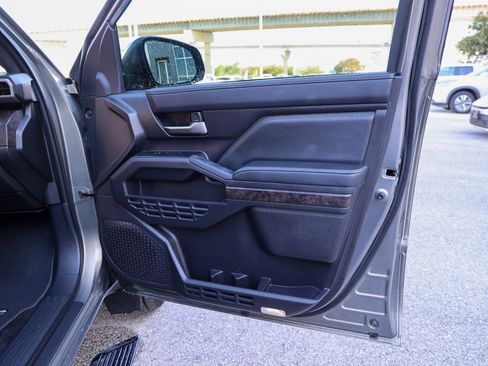 Certified 2025 Toyota Tacoma Limited AWD/4WD image 35