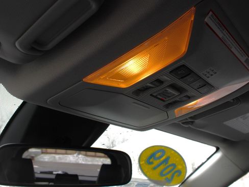 Used 2019 Toyota RAV4 XLE Premium image 35