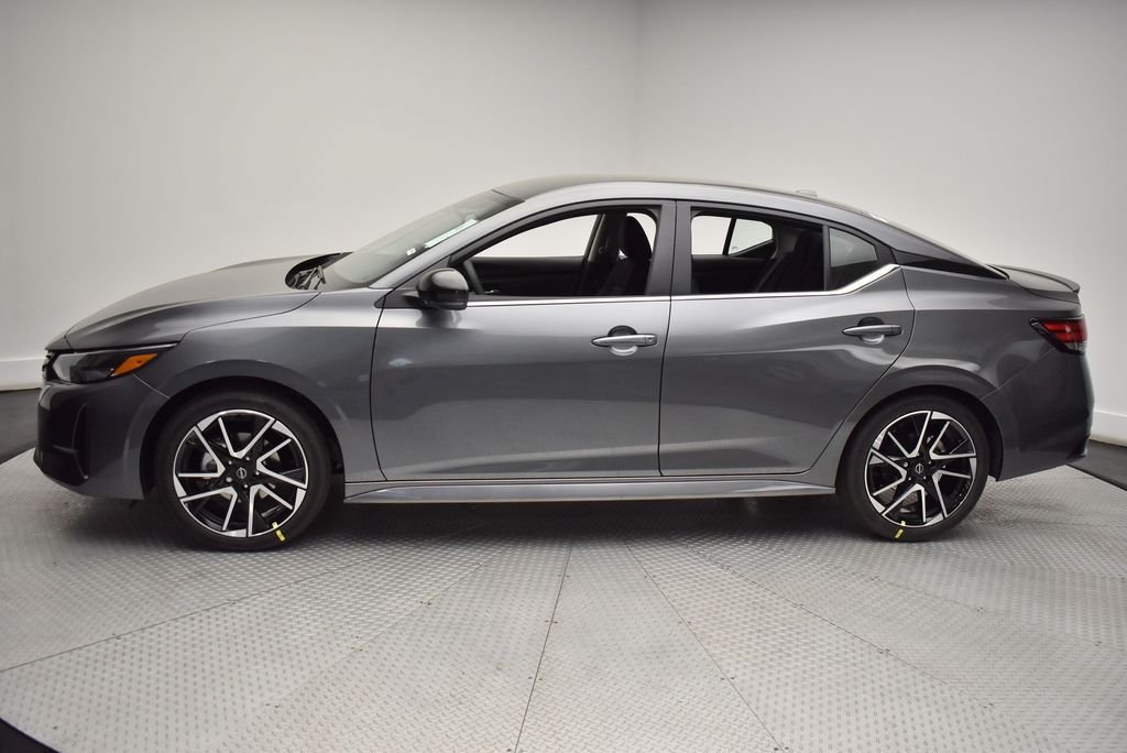 Used 2025 Nissan Sentra SR FWD image 8