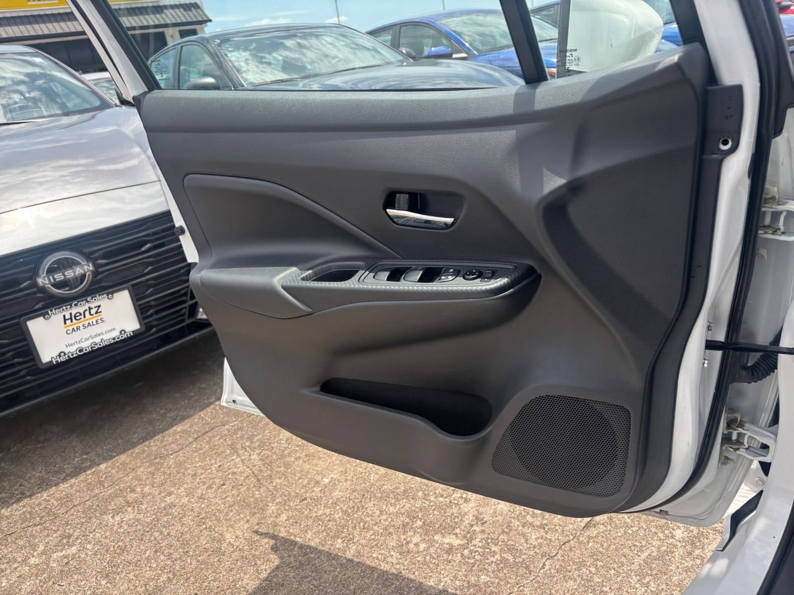 Used 2025 Nissan Versa SV FWD image 18