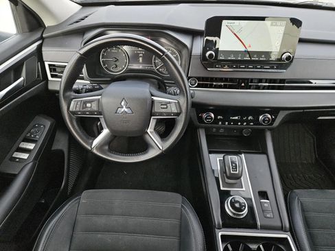Used 2024 Mitsubishi Outlander SE image 7