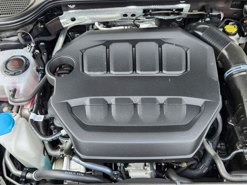 Certified 2025 Volkswagen Golf R Black Edition image 14