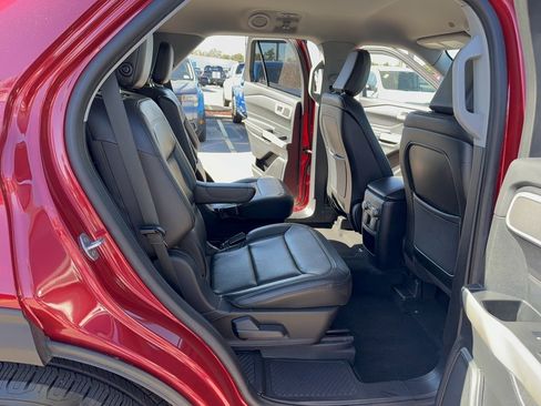 Certified 2020 Ford Explorer XLT w/ Equipment Group 202A image 15