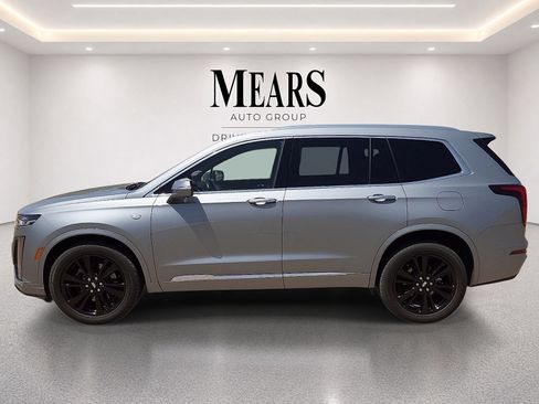 Used 2023 Cadillac XT6 Premium Luxury AWD/4WD image 2