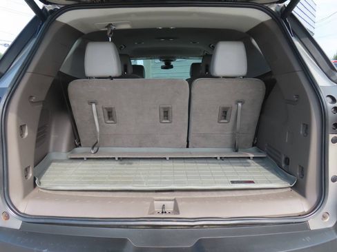 Used 2018 Chevrolet Traverse LT FWD image 14