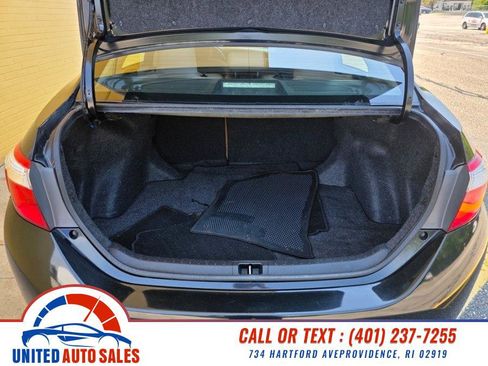 Used 2015 Toyota Corolla LE FWD image 11