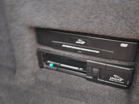 Used 2001 Jaguar XKR Convertible image 23