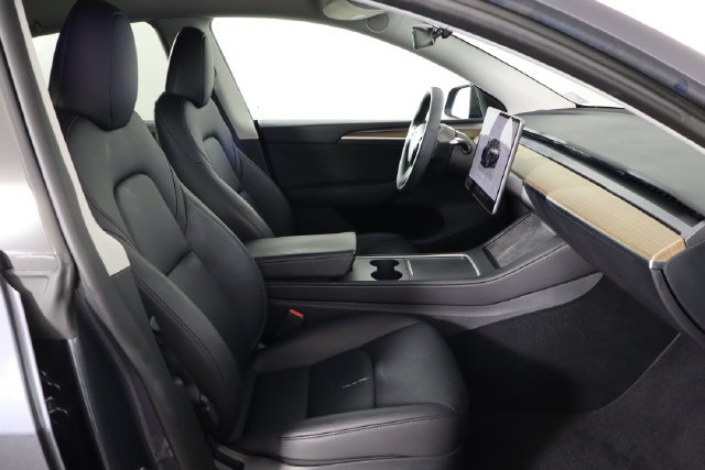 Used 2023 Tesla Model Y 2WD image 15