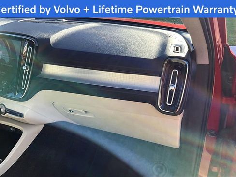 Used 2019 Volvo XC40 T5 Momentum image 21