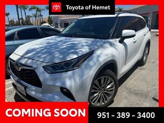 Used 2022 Toyota Highlander Platinum AWD/4WD video 1