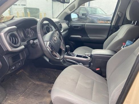 Used 2018 Toyota Tacoma SR5 image 13