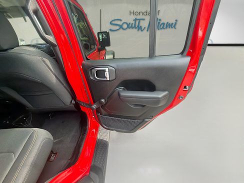 Used 2024 Jeep Wrangler Unlimited Sport AWD/4WD image 30